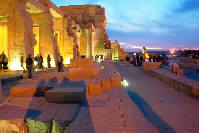 El Cairo, Crucero Nilo y Los Oasis de Egipto 